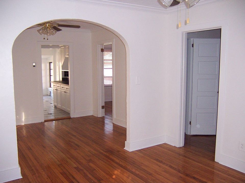 2nd image of 615 41st St