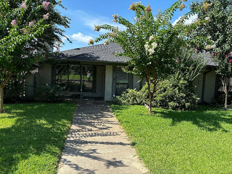 1st image of 522 Woodland Hills Dr #522