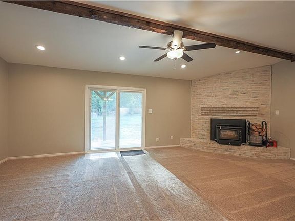 4th image of 2686 Briar Trl