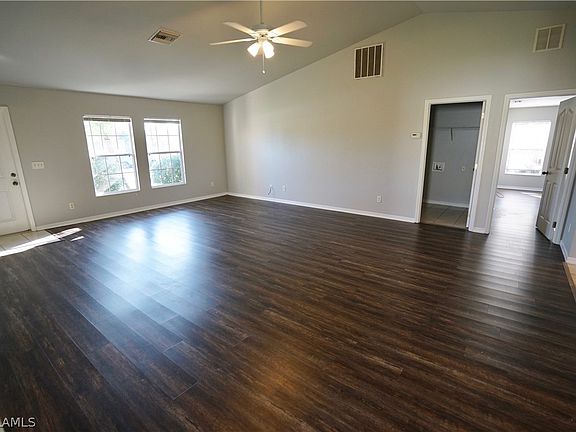 5th image of 344 Pinehurst Ave