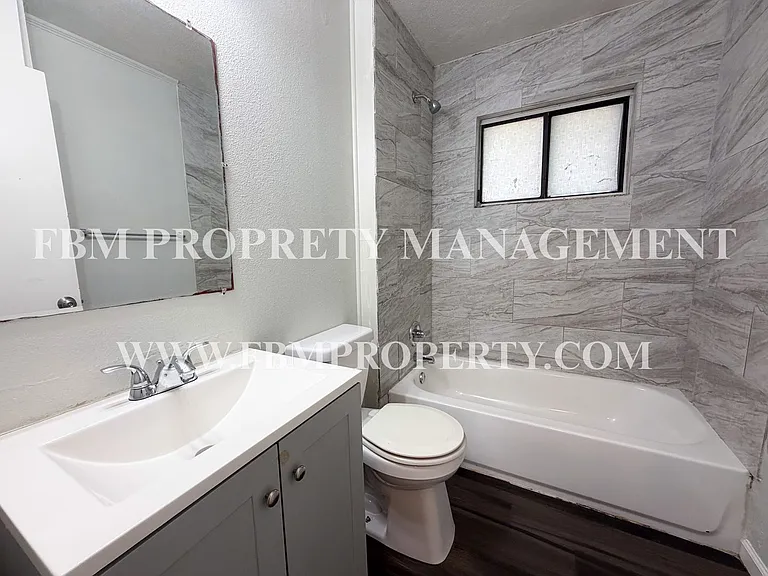 118 Brazos St — Photo 14