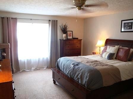 5th image of 2121 Carrick Ct Unit 300