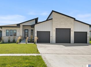 6517 S 90th St, Lincoln, NE 68526