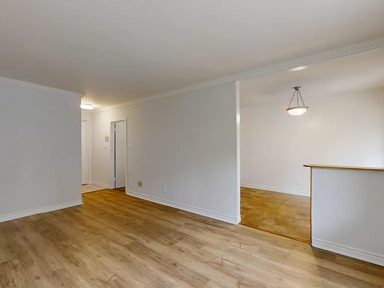 10 Bergamot Ave — Photo 6