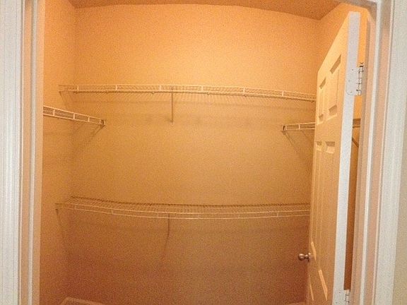 4th image of 835 Ivy Meadow Ln APT 3C