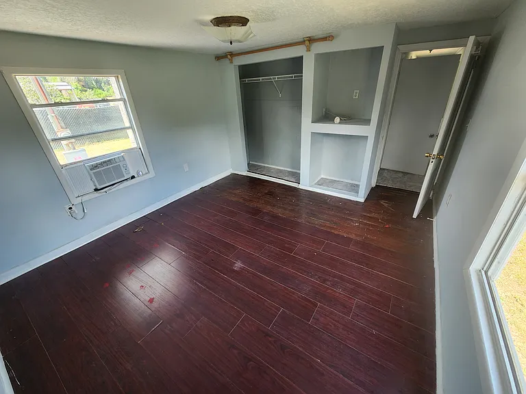 12440 Elnora Dr — Photo 8