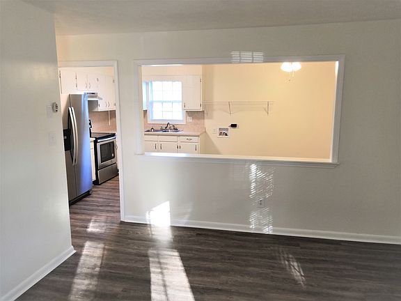 4th image of 52 Marty Ln