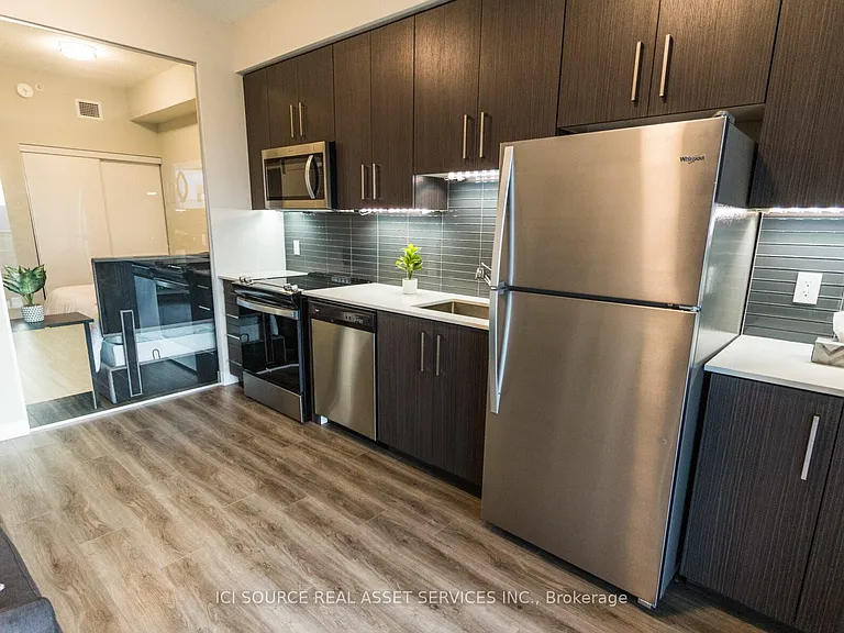 15 Queen St S #1105 — Photo 7