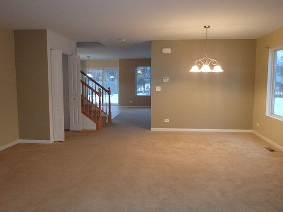 3rd image of 132 W Meadow Dr