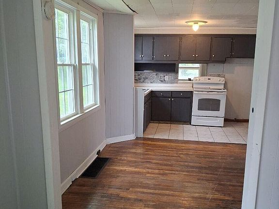 5th image of 617 S Roan St