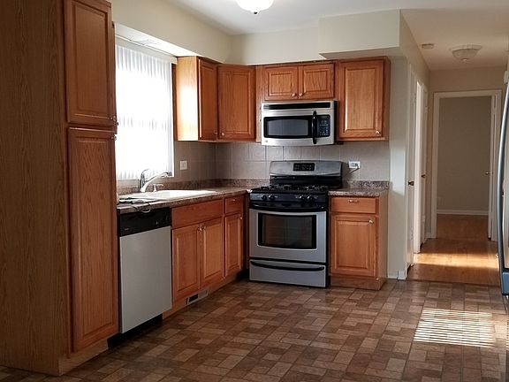 5th image of 9848 Eden Dr