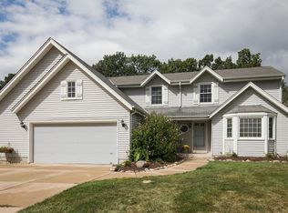 4224 W Hilltop Ln, Franklin, WI 53132