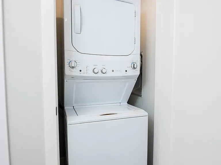 60 E Green St #506 — Photo 7