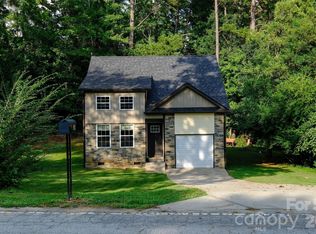524 Asbury Dr, Landrum, SC 29356