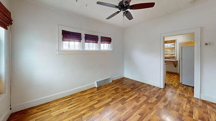 205 3rd Ave NE — Photo 4