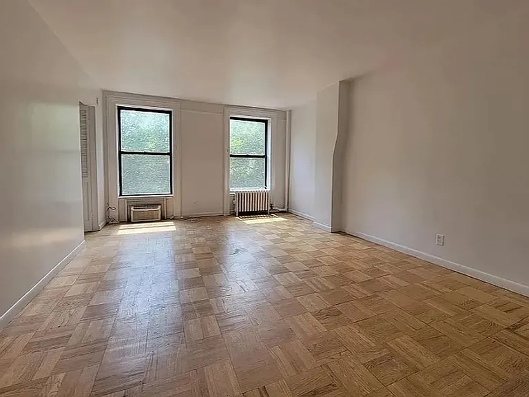 347 W 29th St #12 — Photo 2