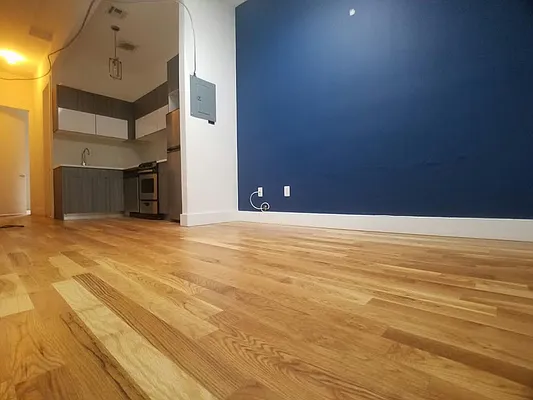 Rented by Evergreen Apartments BK | media 7