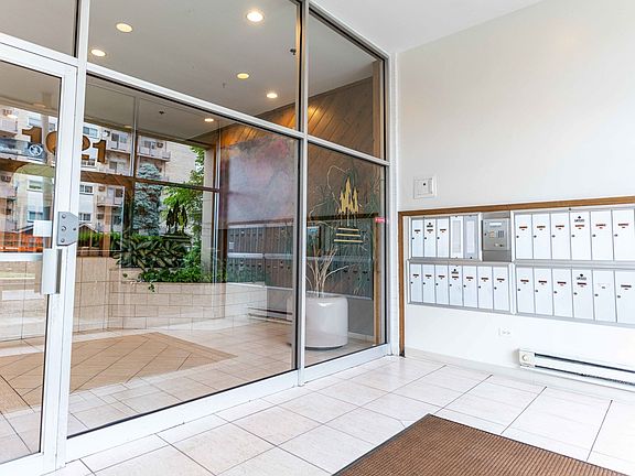 2nd image of 1021 Des Plaines Ave APT 508