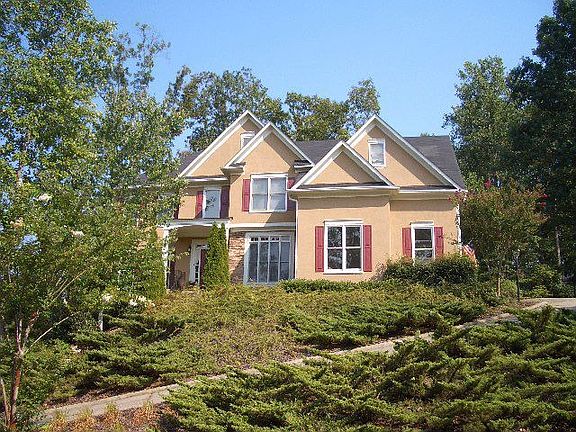 Front Yard Lush w/Landscaping