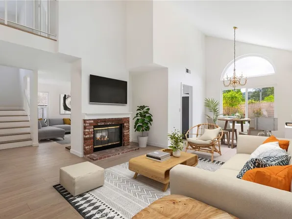 3854 Lost Springs Dr, Calabasas, CA 91301