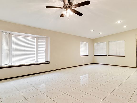 4th image of 2009 Mynah Ave