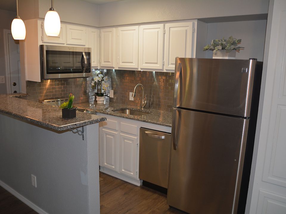 1st image of 2314 Bamboo Dr APT I305