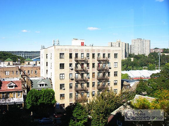 2nd image of 72 Park Ter W APT E66