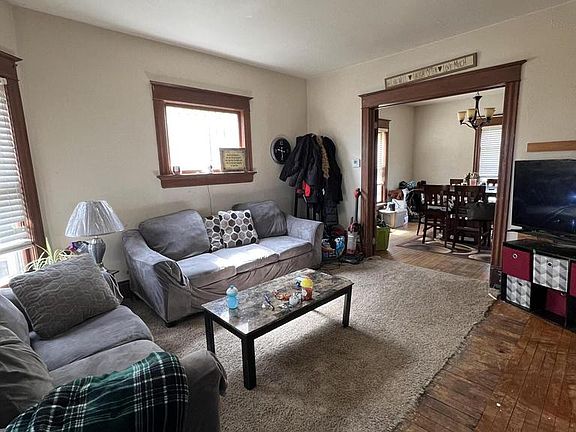 3rd image of 1510 Carlisle AVENUE