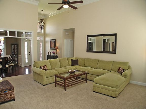 3rd image of 416 Fountain Ct