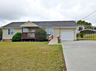 1708 Corral Ln, Dandridge, TN 37725