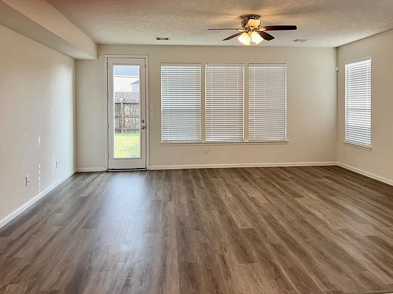 28519 Willow Orchard Ln — Photo 7