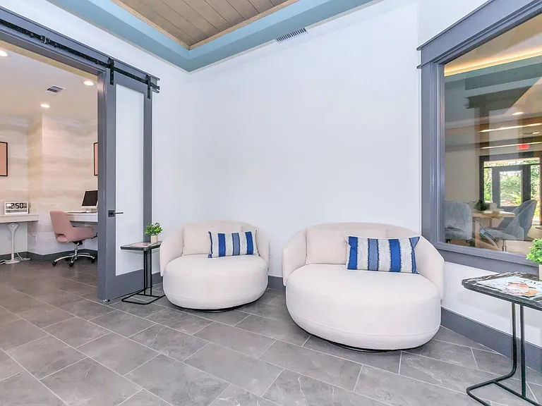 Arbor Place Apartments — Photo 7