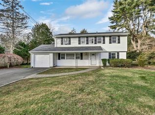 1 Dix Hills Rd, Huntington, NY