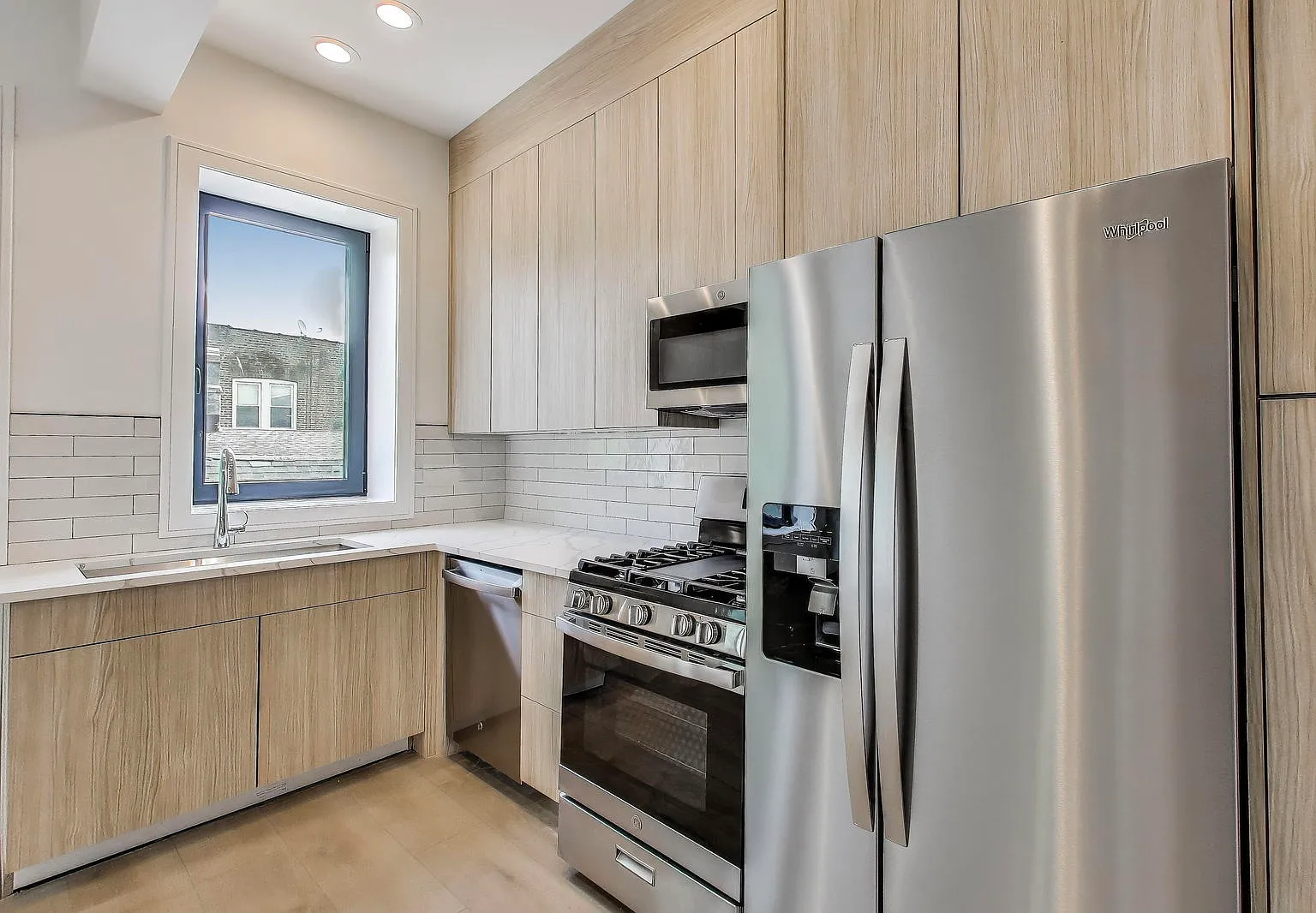 2 bed, 2.0 bath, $2,740 — Photo 3