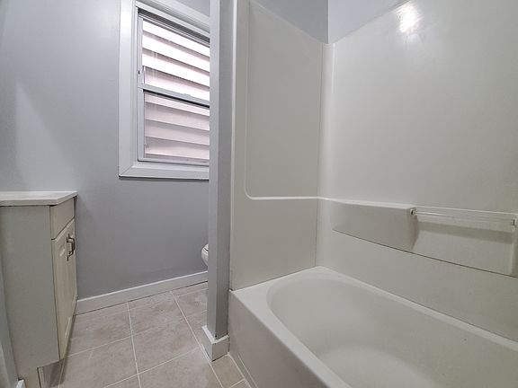 3rd image of 142 Myrtle Ave #1E