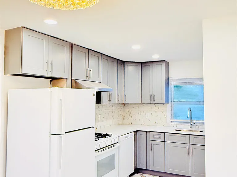 385 Pierson Ave #2 — Photo 8