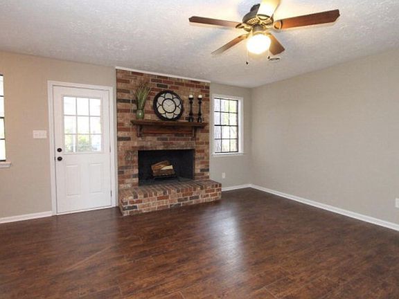 4th image of 145 Greenwood Dr