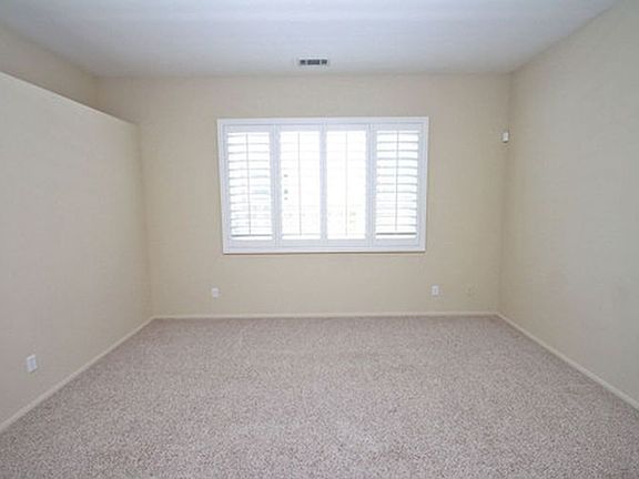 3rd image of 31904 Manzanita Ln