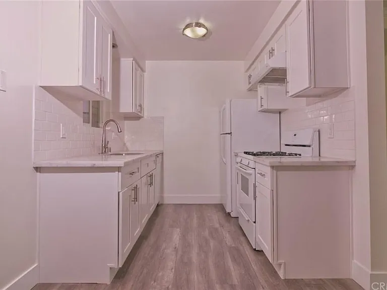 225 Rosecrans Ave #3 — Photo 6