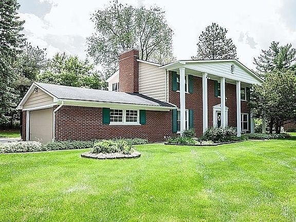 3rd image of 1515 Chalmers Dr
