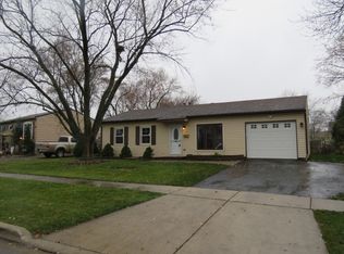 714 Sunset Cir, Streamwood, IL 60107