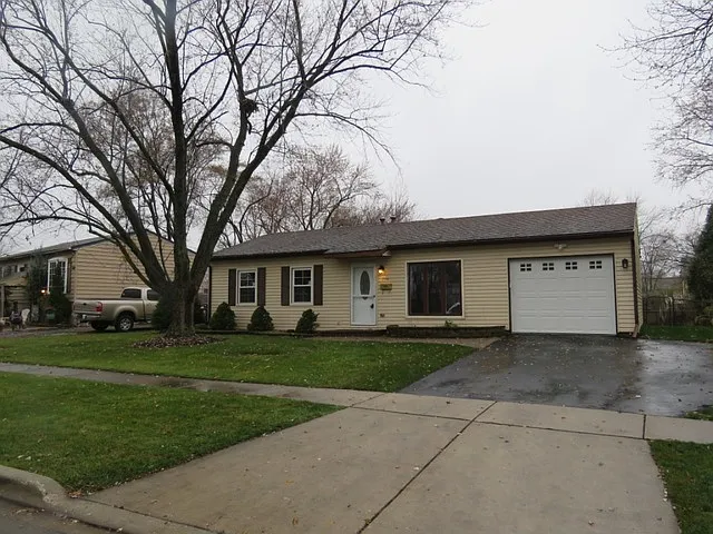 714 Sunset Cir photo 1