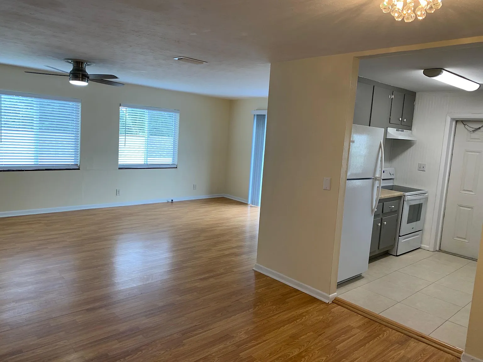 4 bed, 1460 sqft, $2,400 — Photo 2