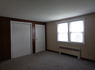2 Genetti Cir, Bedford, MA 01730