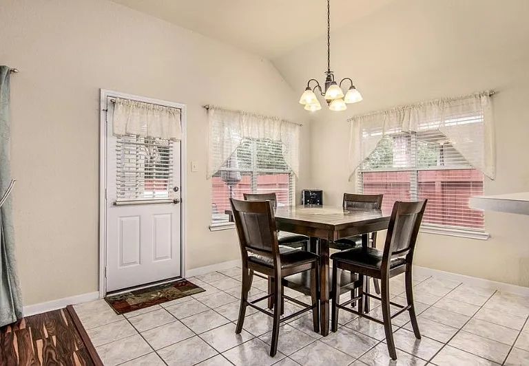 21546 Forest Colony Dr — Photo 3