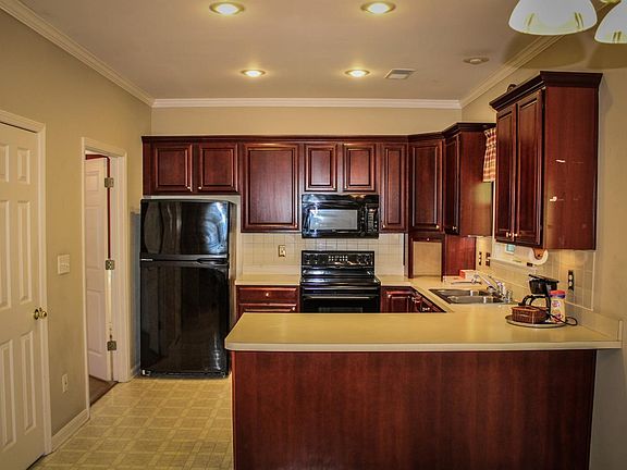 5th image of 805 Forest Lake Dr