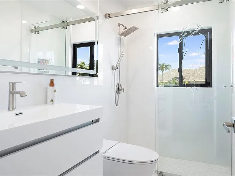 2710 Hibiscus Dr W — Photo 35