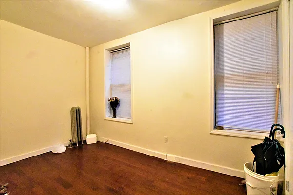 Rented by Clove Realty LLC | media 5