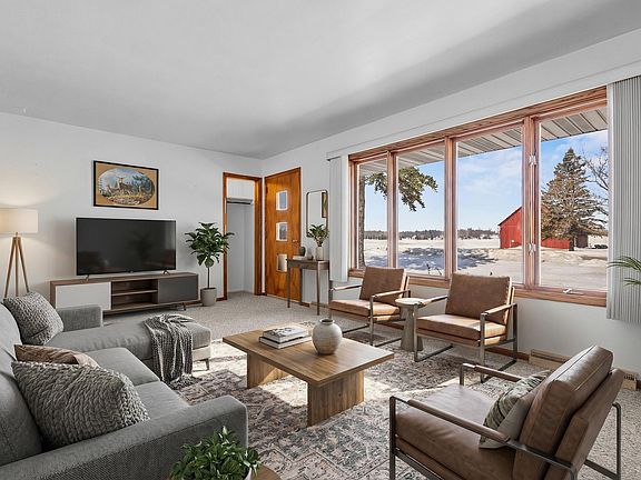 4th image of 4576 Algoma Rd