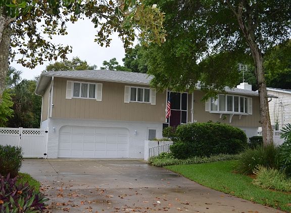 2nd image of 24 Sanchez Ave
